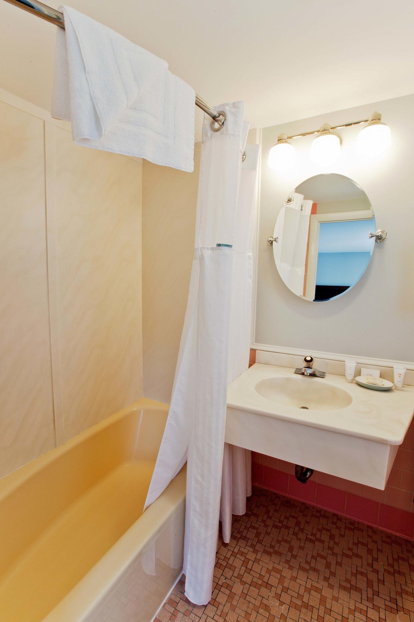 The Seaglass Inn & Spa Provincetown Buitenkant foto